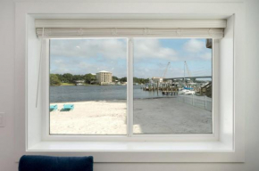 Beachfront Stay with Pool Access Bluefish 6